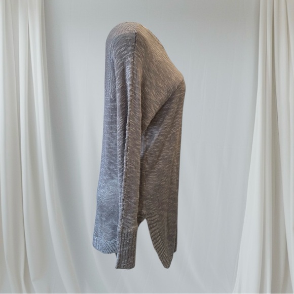 🆕 Loose Fitting Gray V-Neck Sweater - Picture 3 of 11